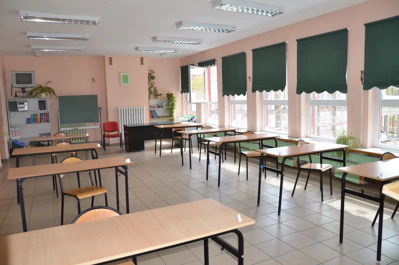 MEN nie zamierza skracać roku szkolnego