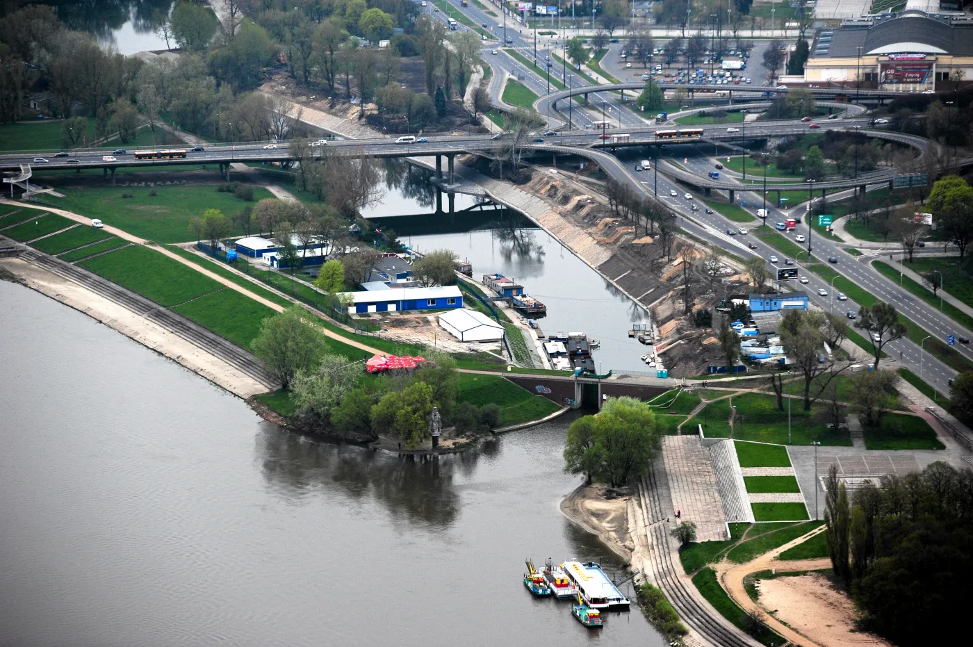 1322327-ast130502-168.jpg