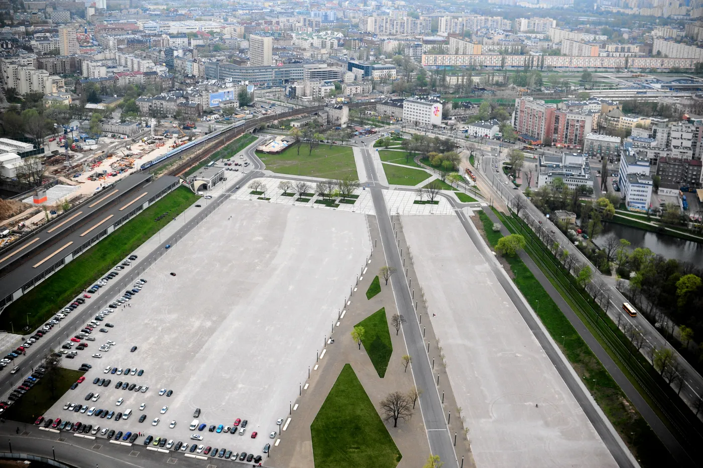 1322455-ast130502-184.jpg