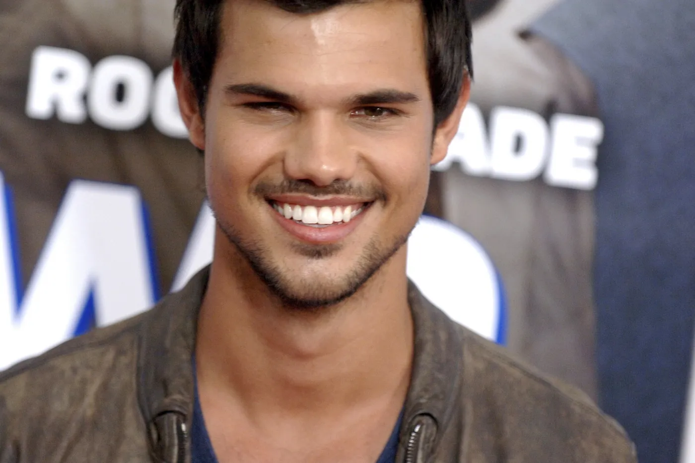 1419842-taylor-lautner.jpg