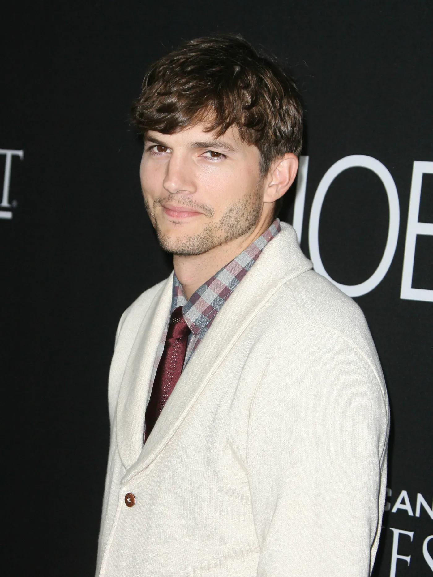 1576577-ashton-kutcher.jpg