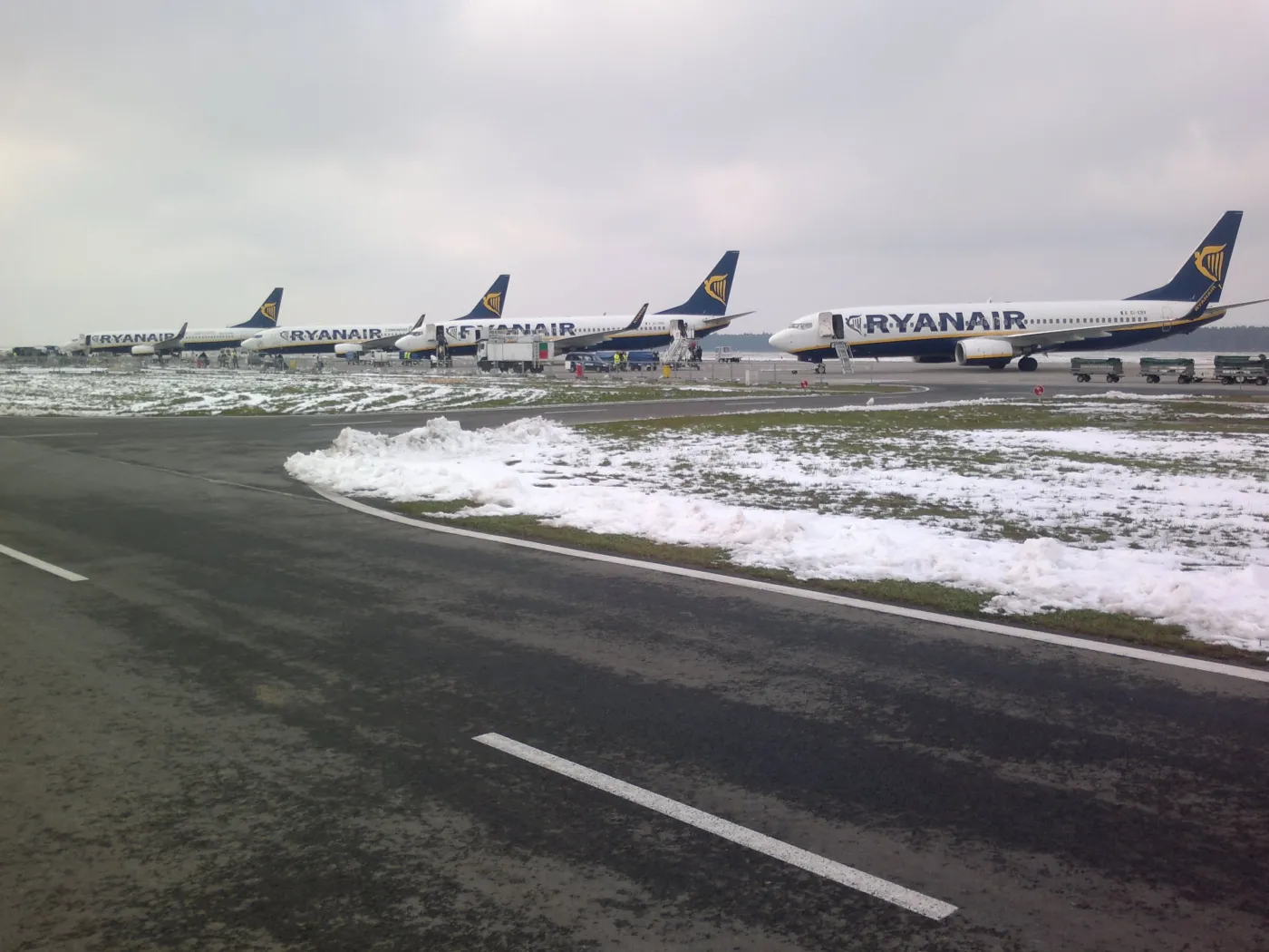 Lotnisko w Modlinie: Erbud dostarczył dokumenty w sprawie remontu