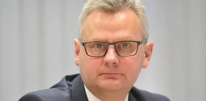 Aleksander Grad decyduje w pojedynkę: Sam złożył mandat poselski, odszedł z resortu skarbu i z PGE EJ 1