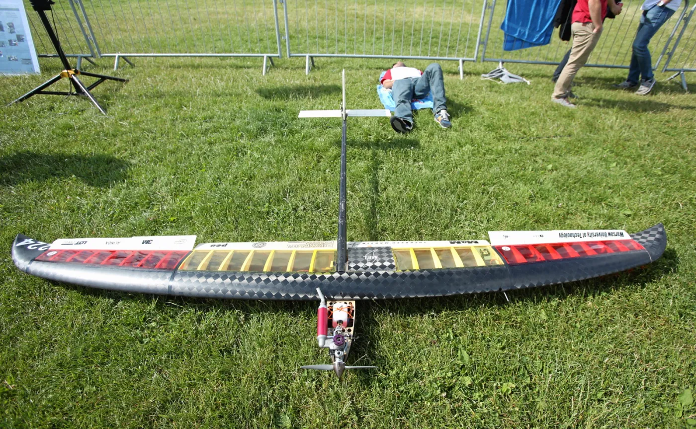2223367-dron-autorstwa-studenckiego-miedzywydzialowego.jpg