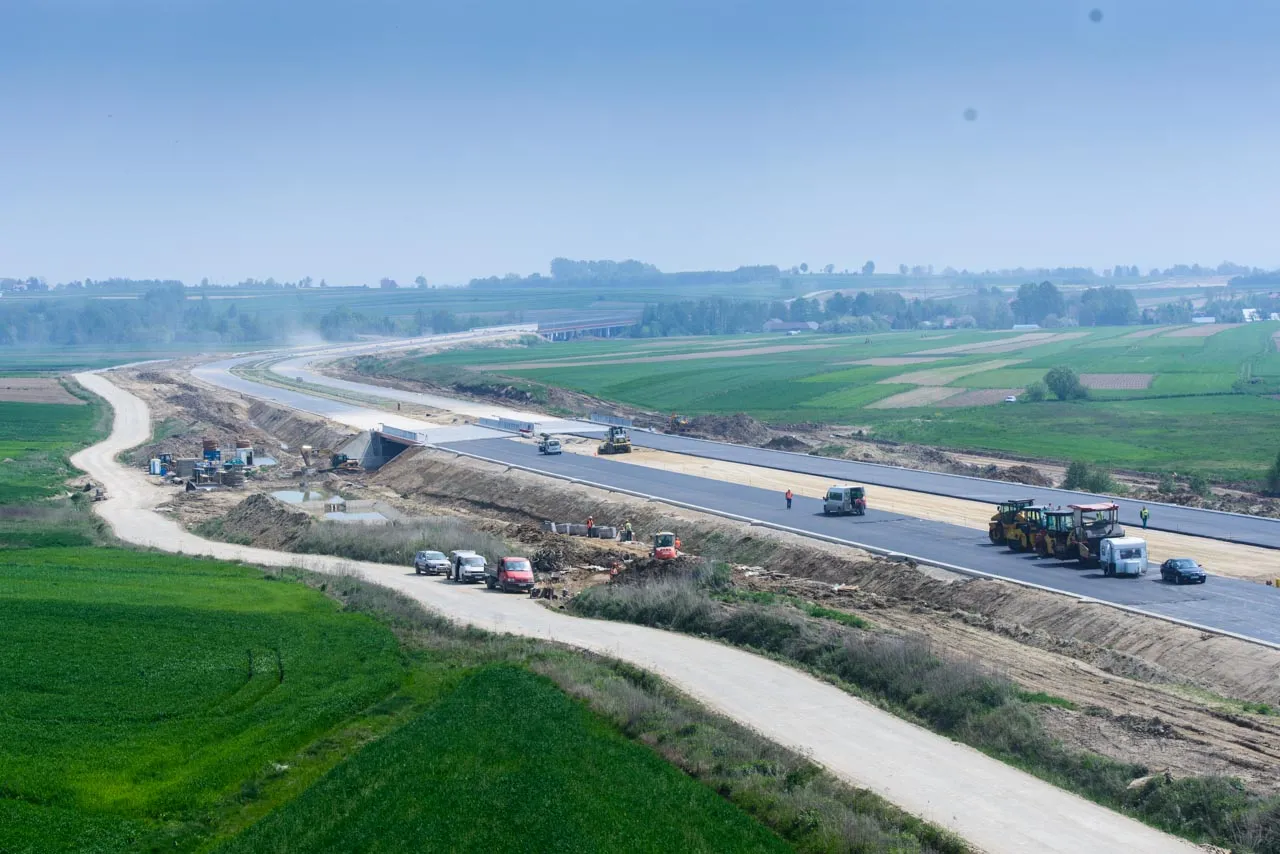 Darmowe autostrady i tanie latanie, czyli transport w 2015 roku