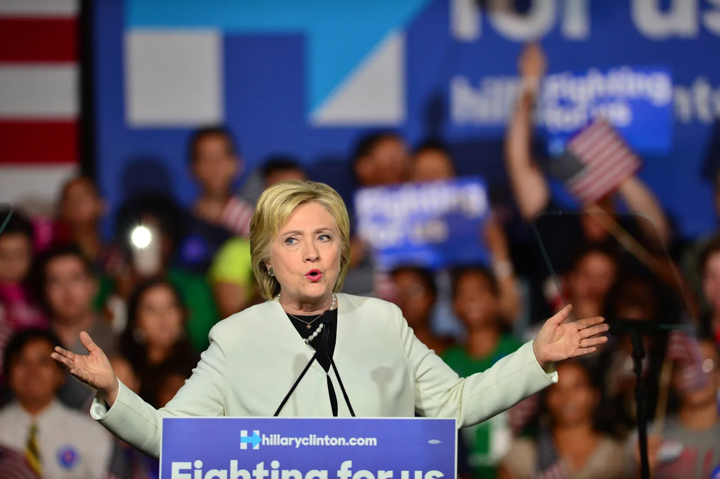 Zasłabnięcie Clinton w Nowym Jorku. Stan zdrowia kandydatki jest ciężki?