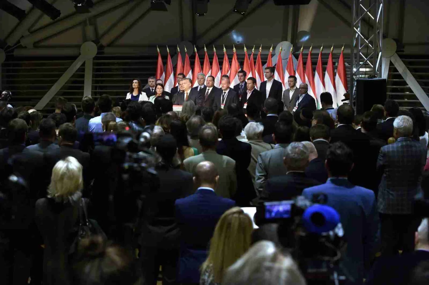 Referendum na Węgrzech nieważne, ale Orban triumfuje. Zapowiada zmianę konstytucji