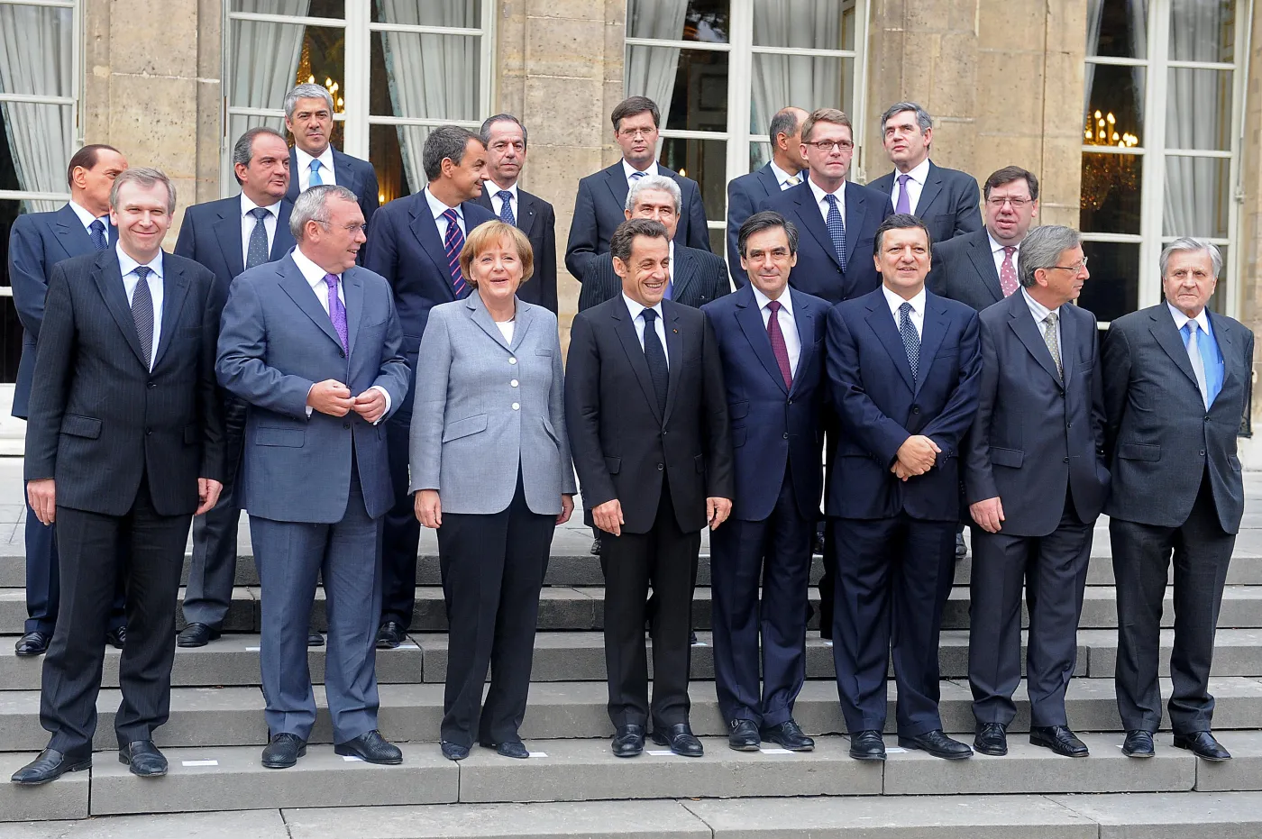 Polska bez nadmiernego deficytu w 2013 r., euro w 2014 r.