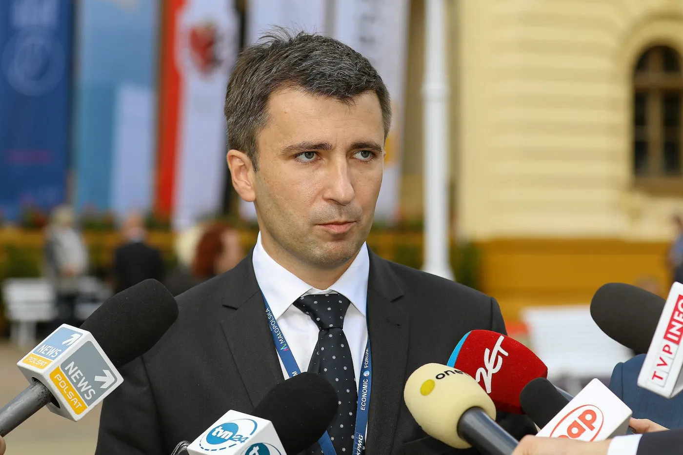 Rzońca: 500+ nie powinno być z automatu wypłacane w tych rodzinach, w których porzuca się pracę [WYWIAD]