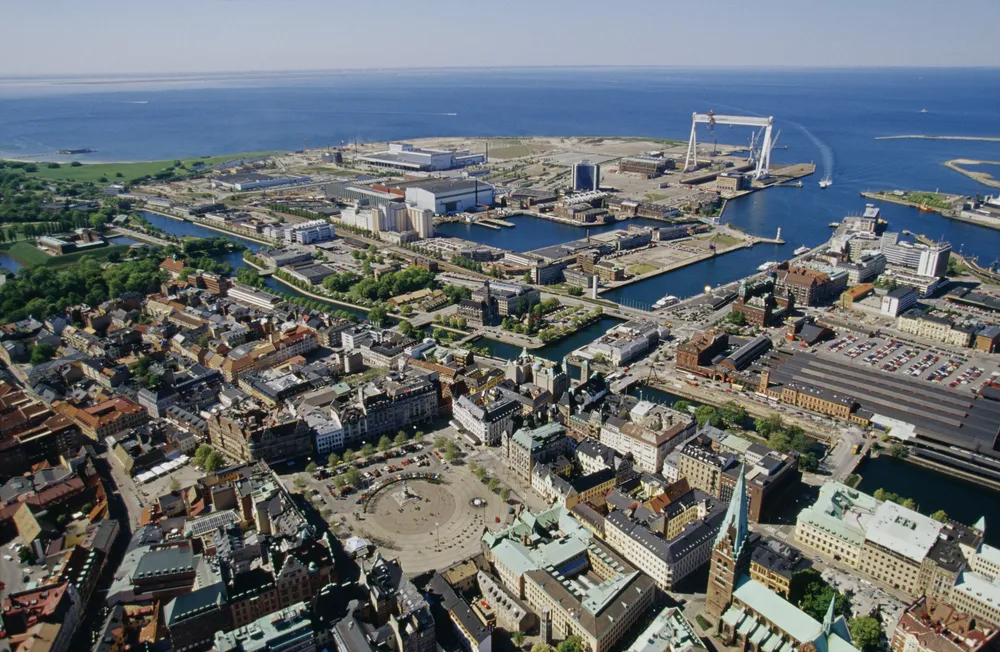 Szwedzka policja próbuje zatrzymać walkę gangów w Malmoe. Trwa operacja szron