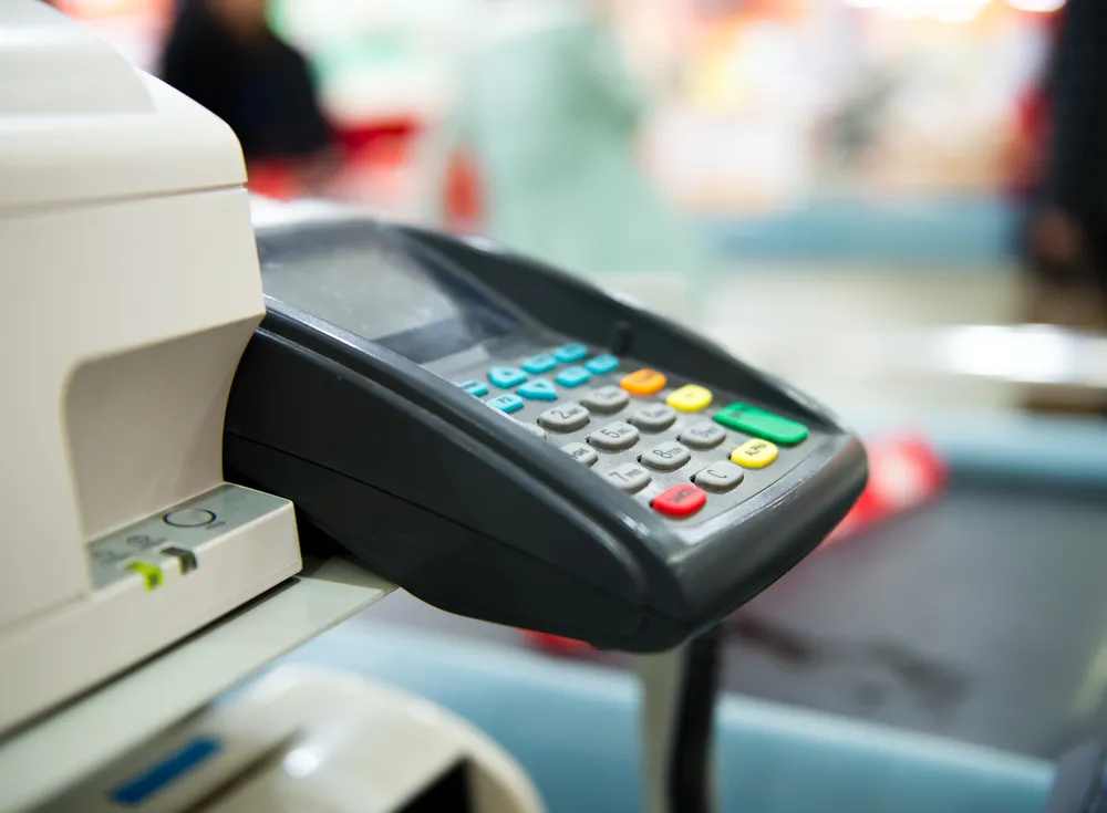 Kasy fiskalne online. Nowa ustawa ma ograniczyć szarą strefę