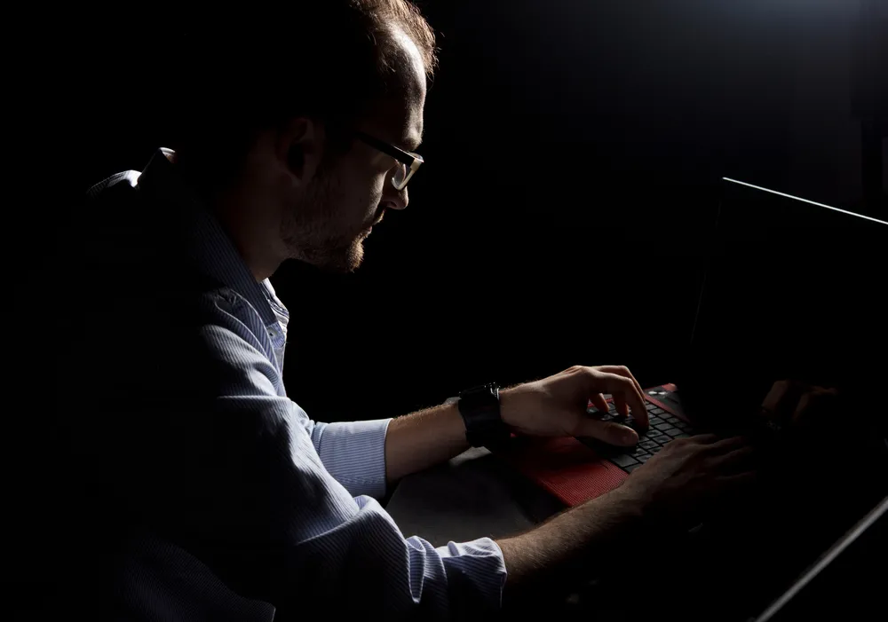 Haker skazany na 20 lat. Przekazywał ważne amerykańskie dane ISIS