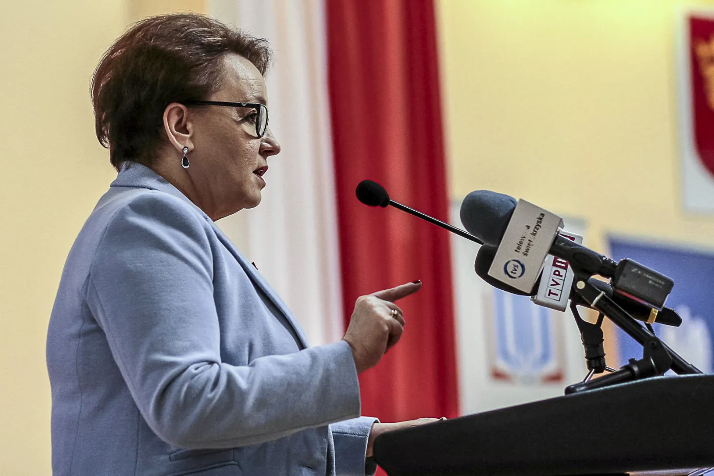 Zalewska zapewnia, że postulat podwyżek dla nauczycieli jest realizowany