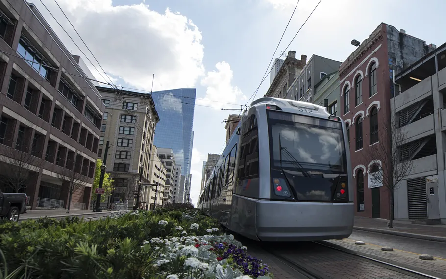 3390522-caf-houston-lrv.jpg