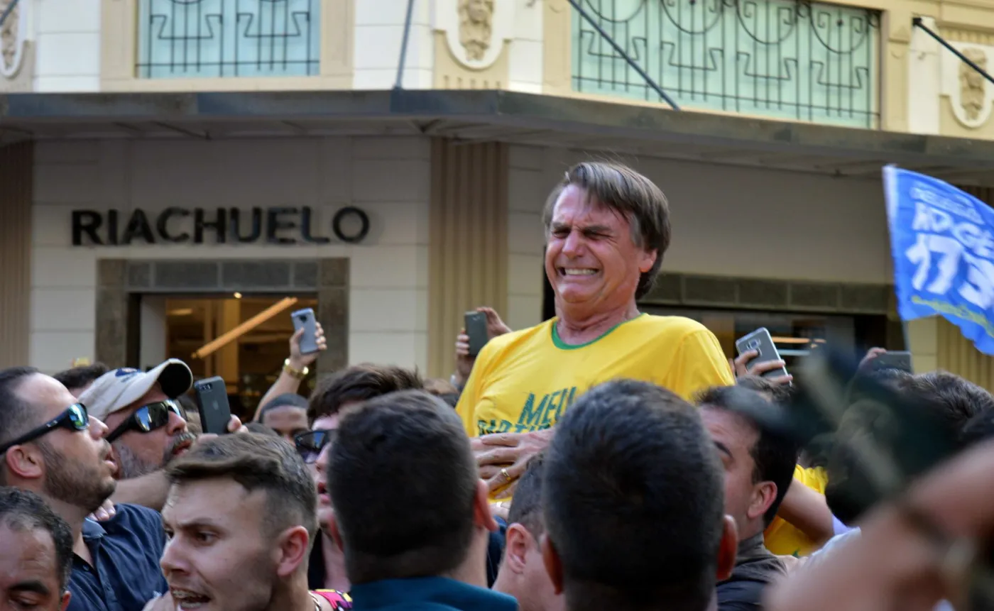 Atak nożownika na Bolsonaro wpłynie na przebieg kampanii prezydenckiej w Brazylii