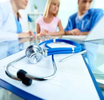 Wakacje za granicą: Koszty leczenia chorego turysty są ogromne