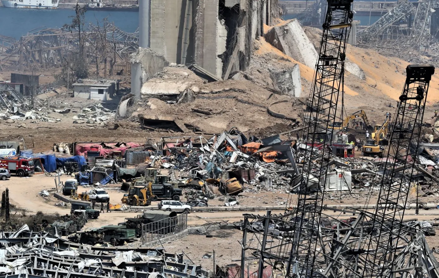 W wyniku wtorkowej eksplozji w Bejrucie zginęło 135 osób. Pod gruzami są jeszcze ofiary