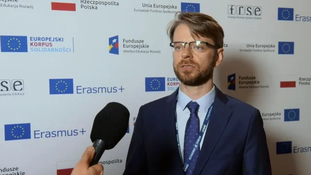 Rafał Lew-Starowicz o zdalnej edukacji: Polska była już na pewnym etapie rozwoju. Inne kraje miały trudniej