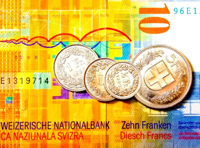 Prawie 40 proc. frankowiczów chce pozwać swój bank [BADANIE]