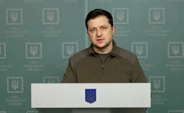 Zełenski: Przybywają pierwsi cudzoziemcy pomagać nam w walce