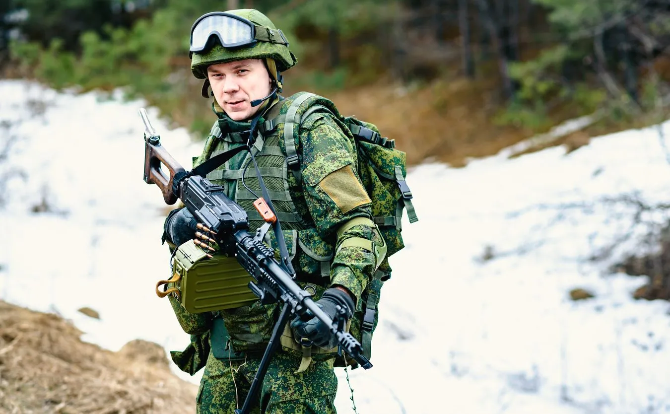 W lesie pod Kijowem ukrywają się rosyjscy dywersanci. Znaleziono ciała kilku z nich