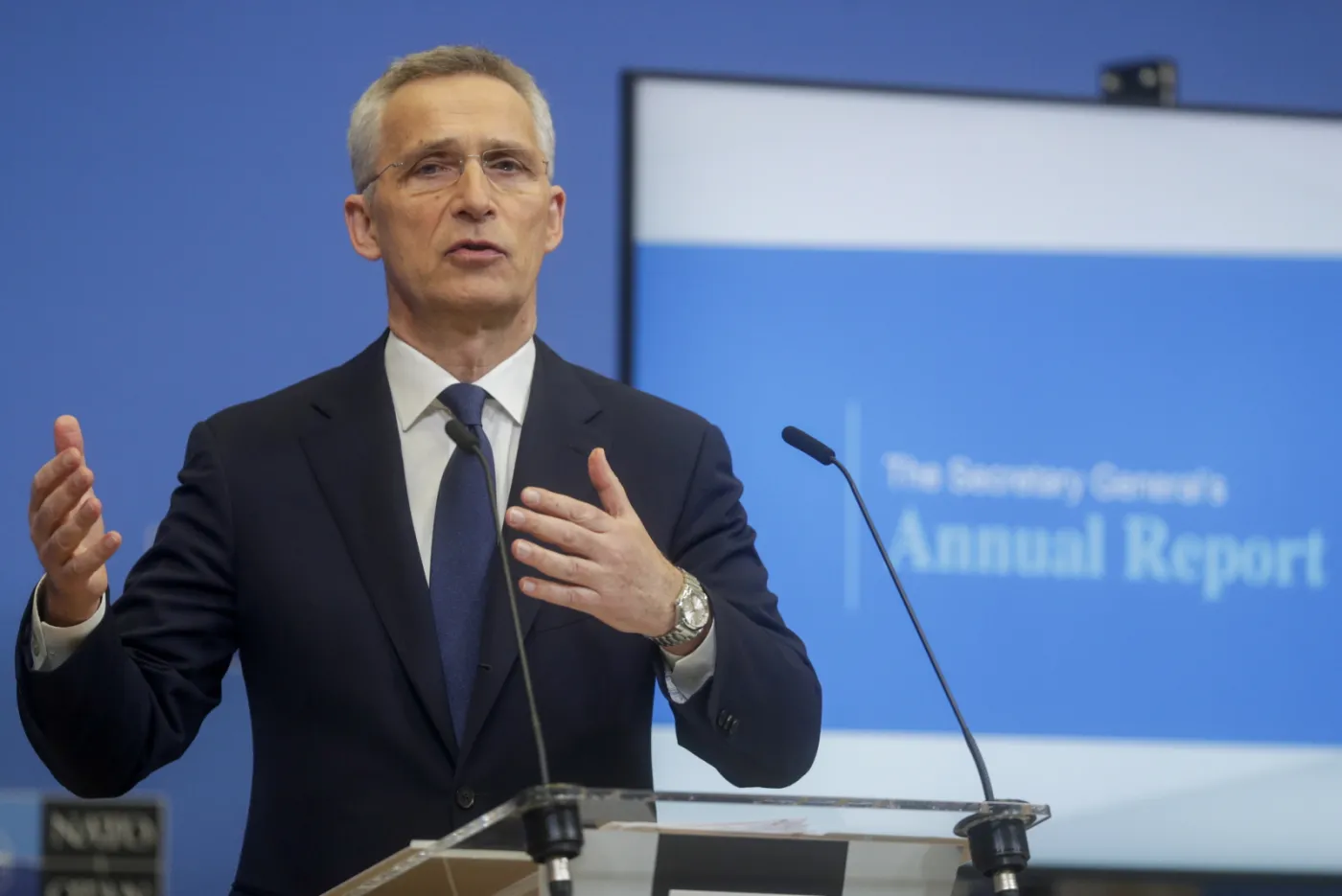 Stoltenberg: Rosyjskie oddziały nie wycofują się z Ukrainy, lecz przegrupowują