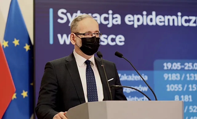 Szef MZ: Nie rozważamy żadnych "lockdownów". Priorytetem jest utrzymanie nauki stacjonarnej