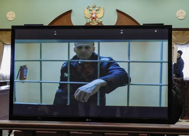 Nawalny: Putin to szaleniec, który rozpoczął głupią i zbudowaną na kłamstwach wojnę