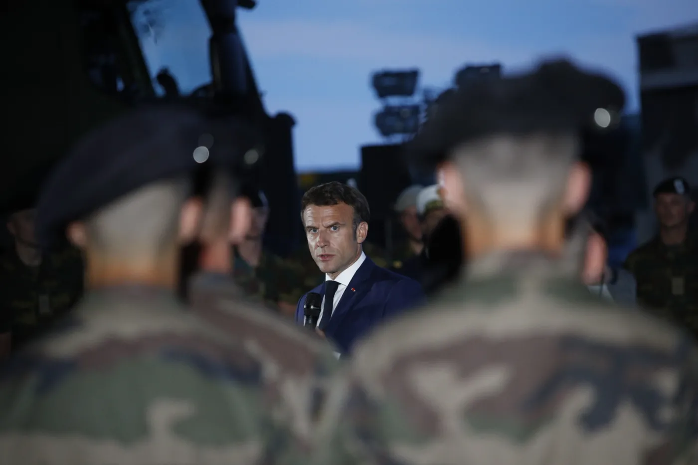 "Le Figaro": Macron chce odzyskać zaufanie Polski i krajów bałtyckich