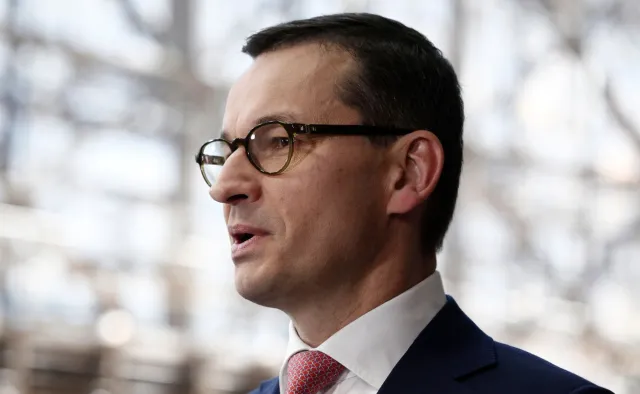 Morawiecki: Uruchamiamy nasze kanały handlowe, by kupić szczepionki na świecie