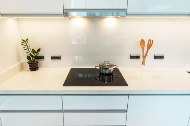 Kryzys energetyczny. Które sprzęty domowe zużywają najwięcej prądu? [KALKULATOR]