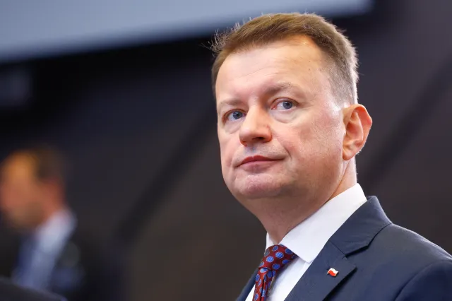 Błaszczak: MON zakończyło negocjacje na koreańską artylerię rakietową