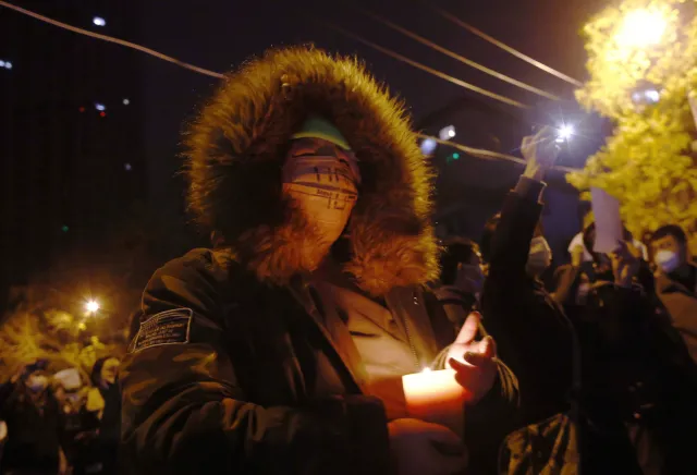 Protesty w Chinach: Władze zrzucają odpowiedzialność na wrogów państwa i zaostrzają represje