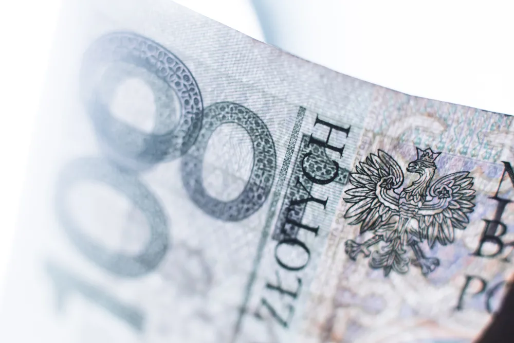 Złoty stabilny. Inwestorzy czekają na środowe posiedzenie Fed