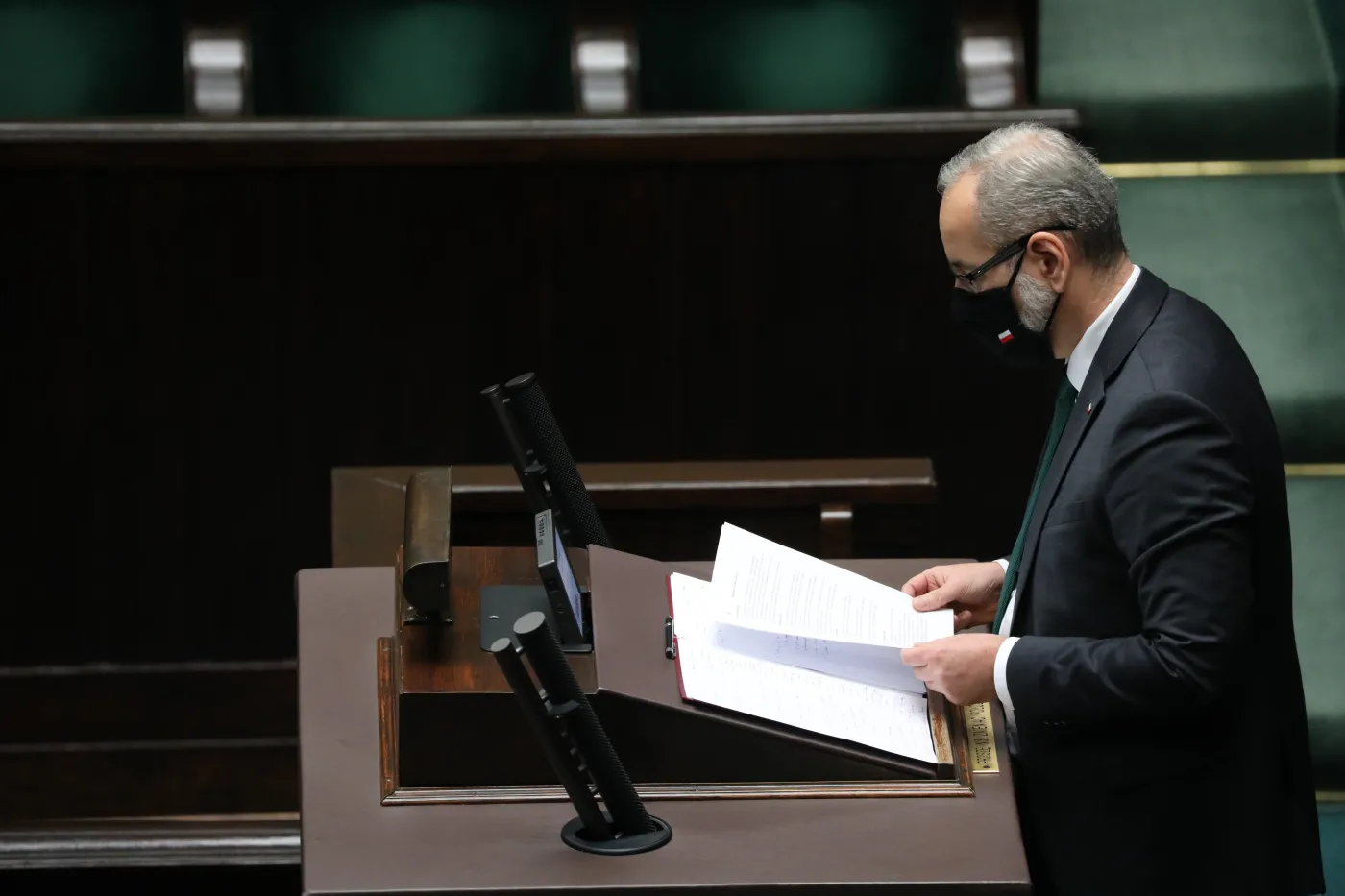 200 osób zaszczepionych przez WUM nie było pracownikami placówki. Zapłaci 350 tys. zł kary