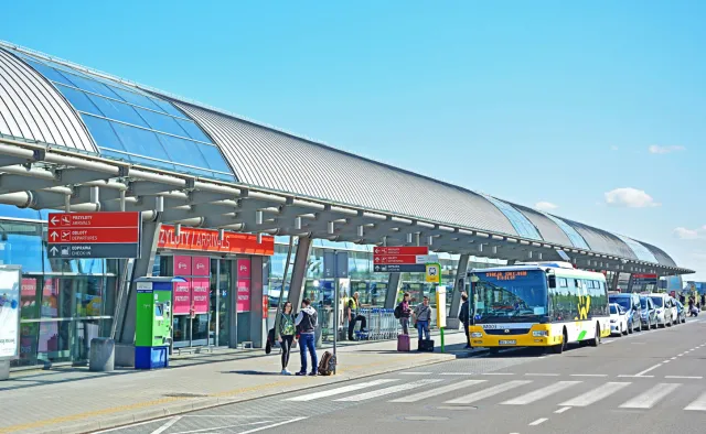 Lotnisko Modlin: port czeka wegetacja czy upadek?