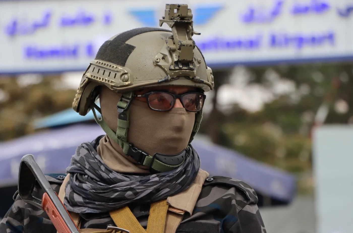 Szef PE: Musimy rozmawiać z talibami na temat uchodźców