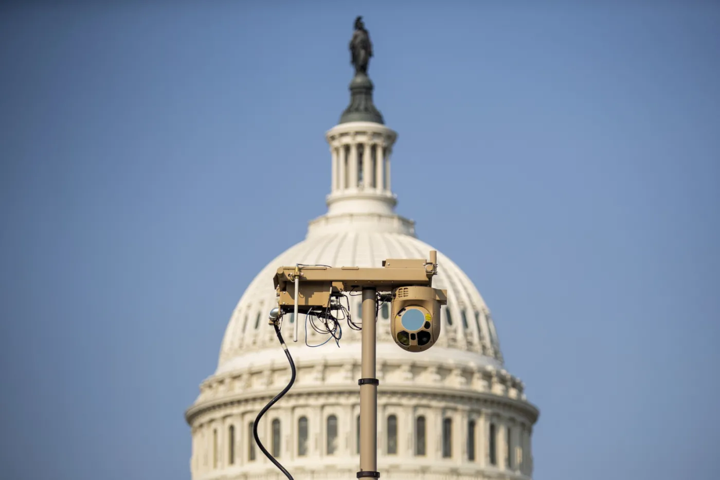Policja Kapitolu zatrzymała uzbrojonego neonazistę. "Patrolował" okolicę siedziby Demokratów