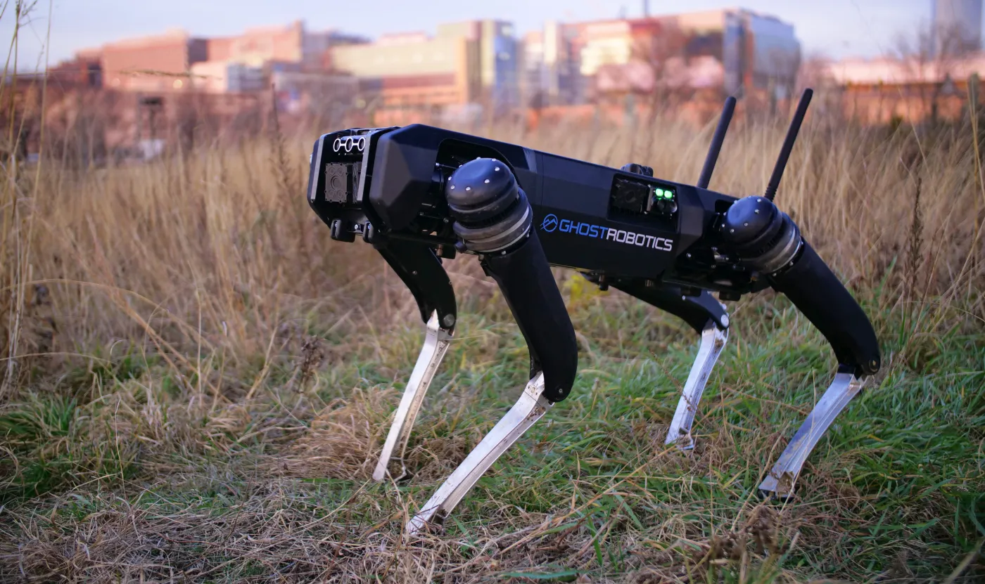 Na rynek wchodzi uzbrojony robot-pies. Ekspert: „Wkraczamy w mroczny świat”