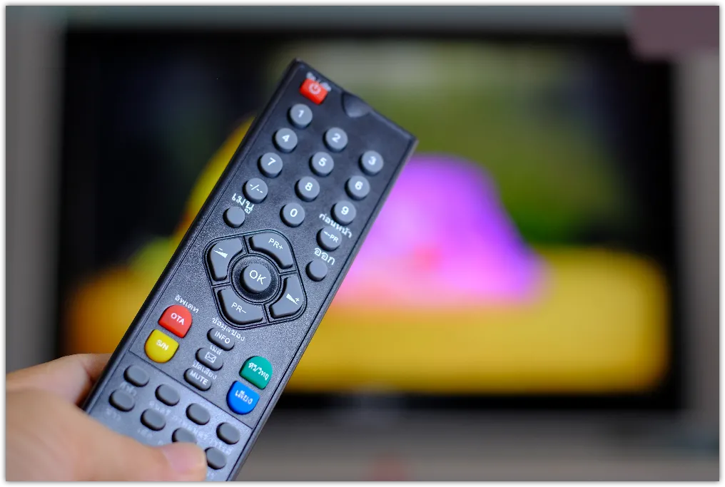 Polsat kontra TVN i TVP. Jak Polacy oceniają stacje telewizyjne? [SONDAŻ]