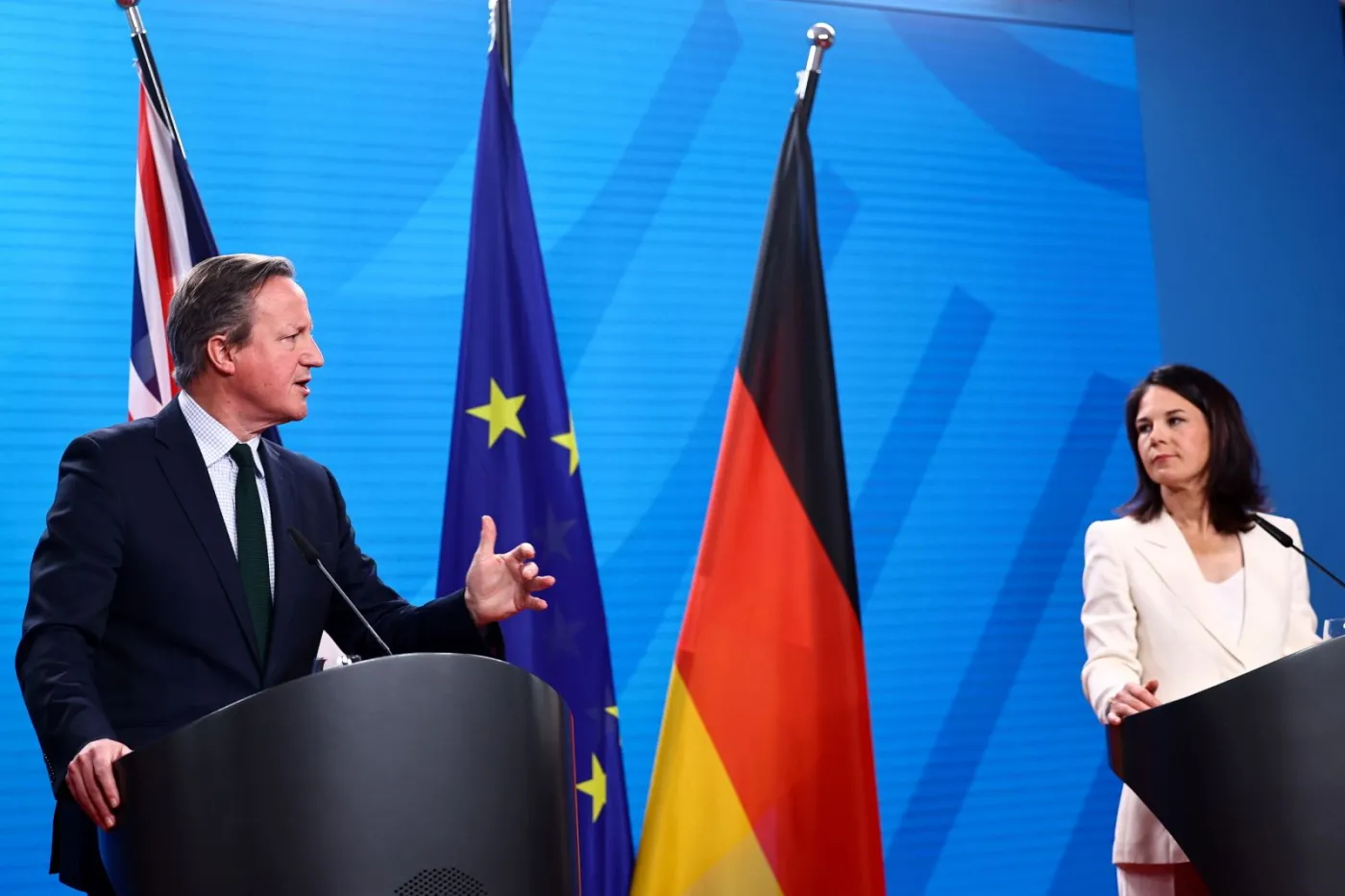 David Cameron i Annalena Baerbock