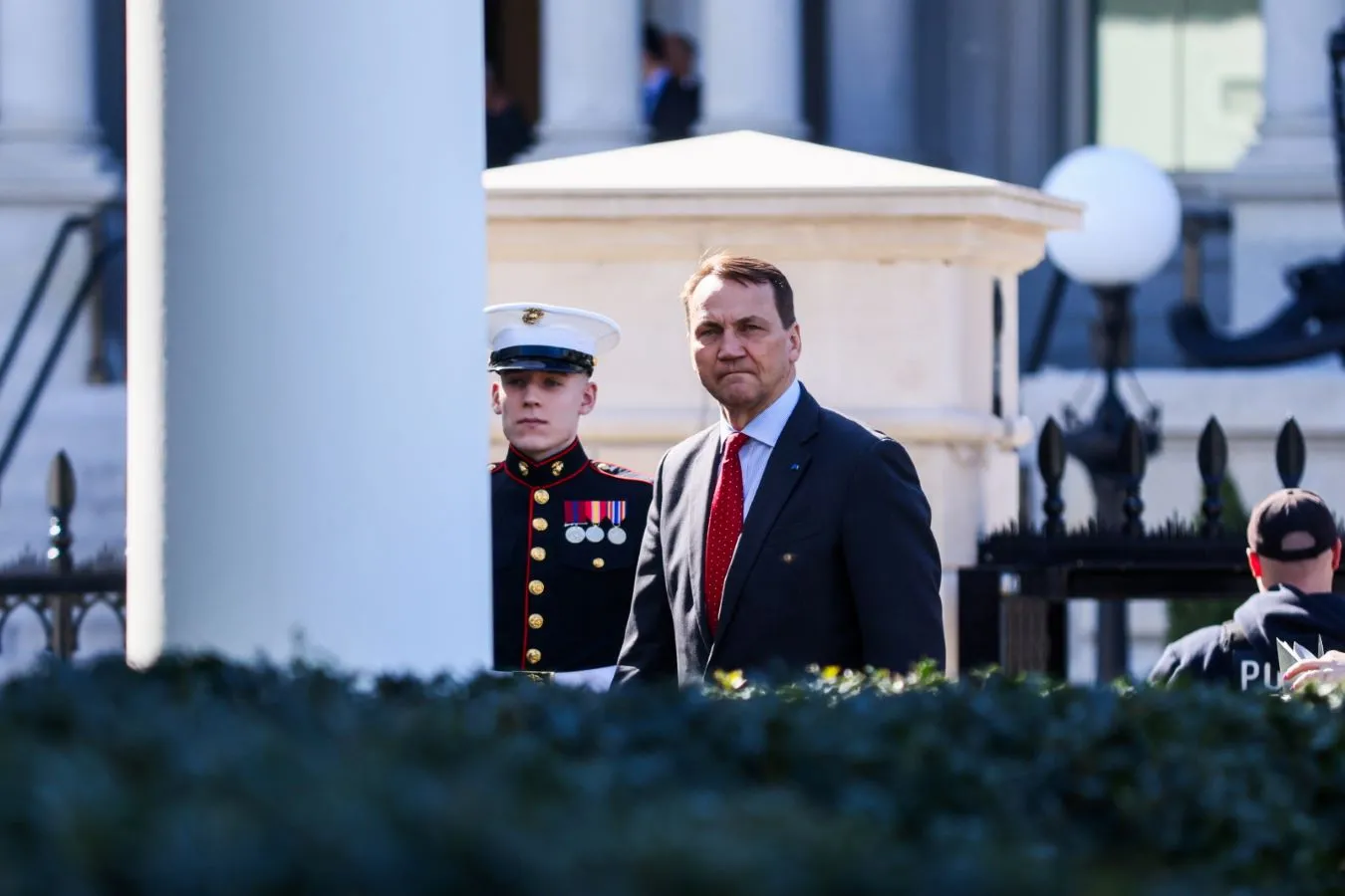 Kilkudziesięciu polskich ambasadorów wróci do kraju. MSZ: Wymiana kadr jest koniecznością