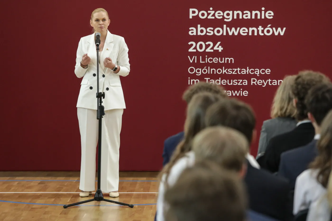 Matura 2024: Barbara Nowacka przestrzega maturzystów przed "fejkami"