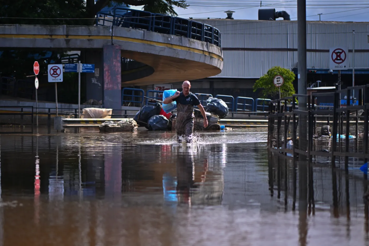 Brazylia: jeden z obszarów dotkniętych powodzią. Historyczne centrum Porto Alegre, stan Rio Grande do Sul