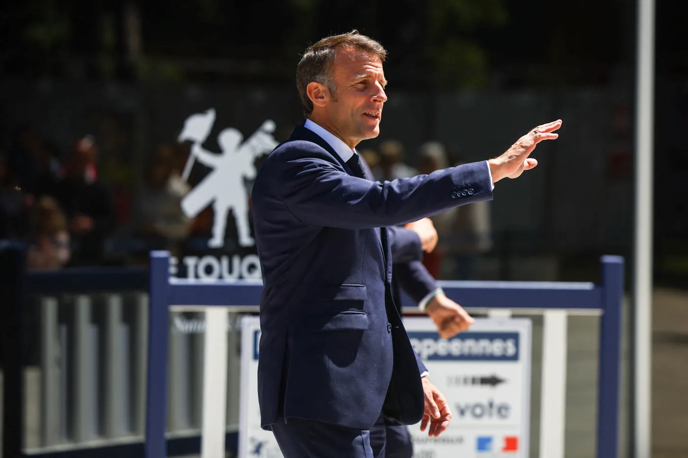 Emmanuel Macron stanowczo dementuje pogłoski o przyszłości swojej prezydentury