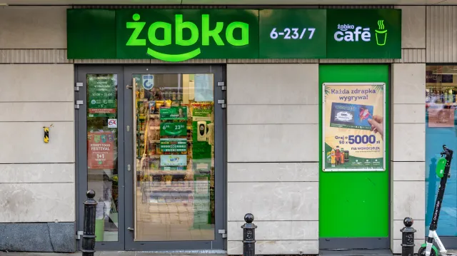 PiS chce wykupić Żabki. Kowalski: "Polska Żabka, polski Lidl, polska Biedronka - jestem za repolonizacją"