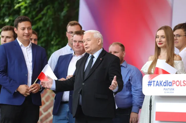 Kaczyński: Będziemy zbierać podpisy pod żądaniem referendum ws. wypowiedzenia paktu migracyjnego