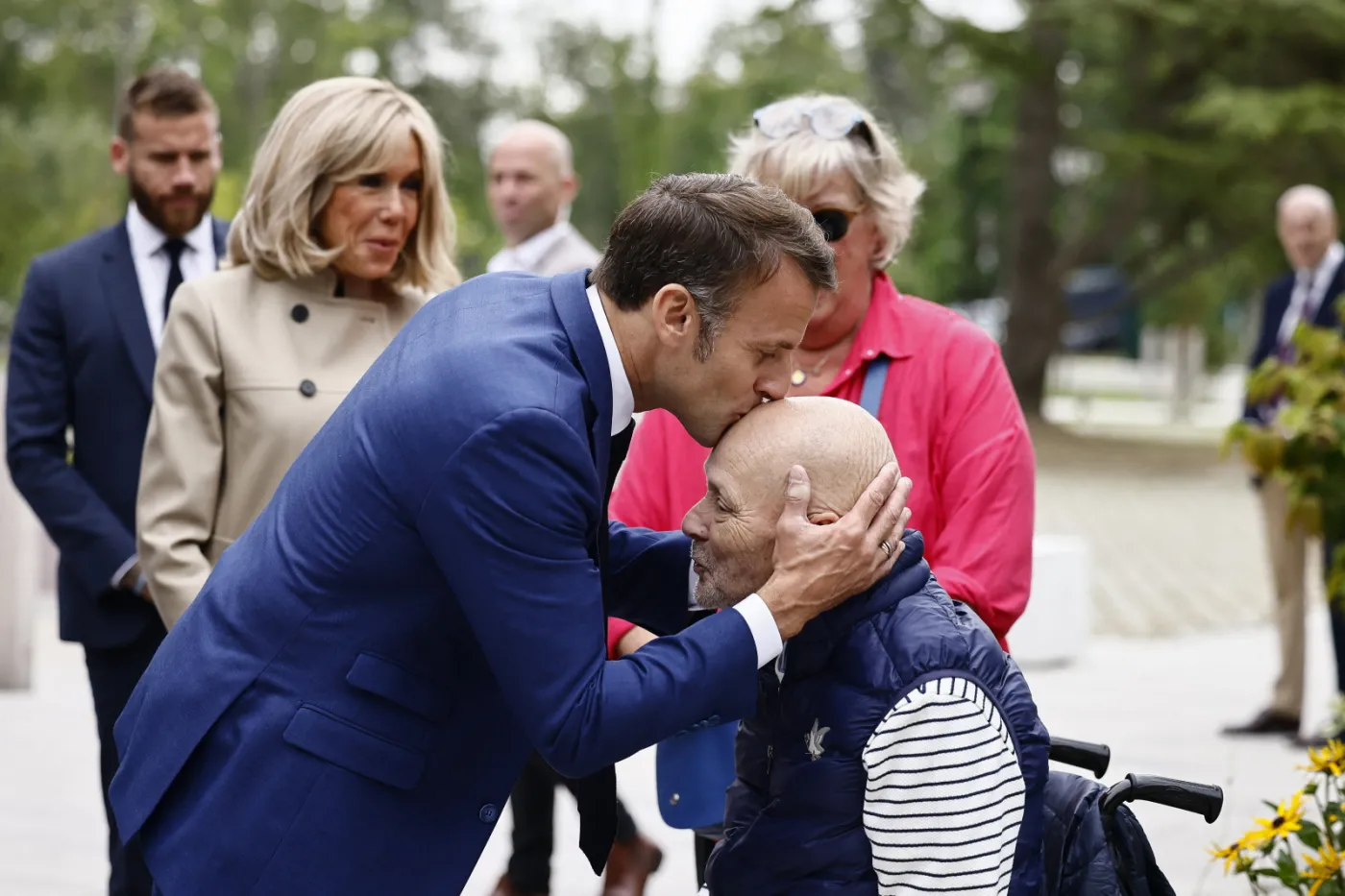 Francuzi głosują, Europa wstrzymuje oddech. Czy te wybory wywrócą europejski stolik? [GALERIA]