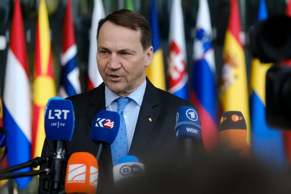 Sikorski o prekampanii prezydenckiej. Strona rządowa wstrzyma się z przedstawieniem kandydata
