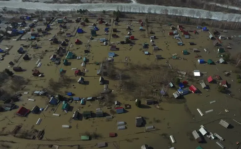 Rozległe powodzie na północy Chin. Ewakuowano 850 tys. osób